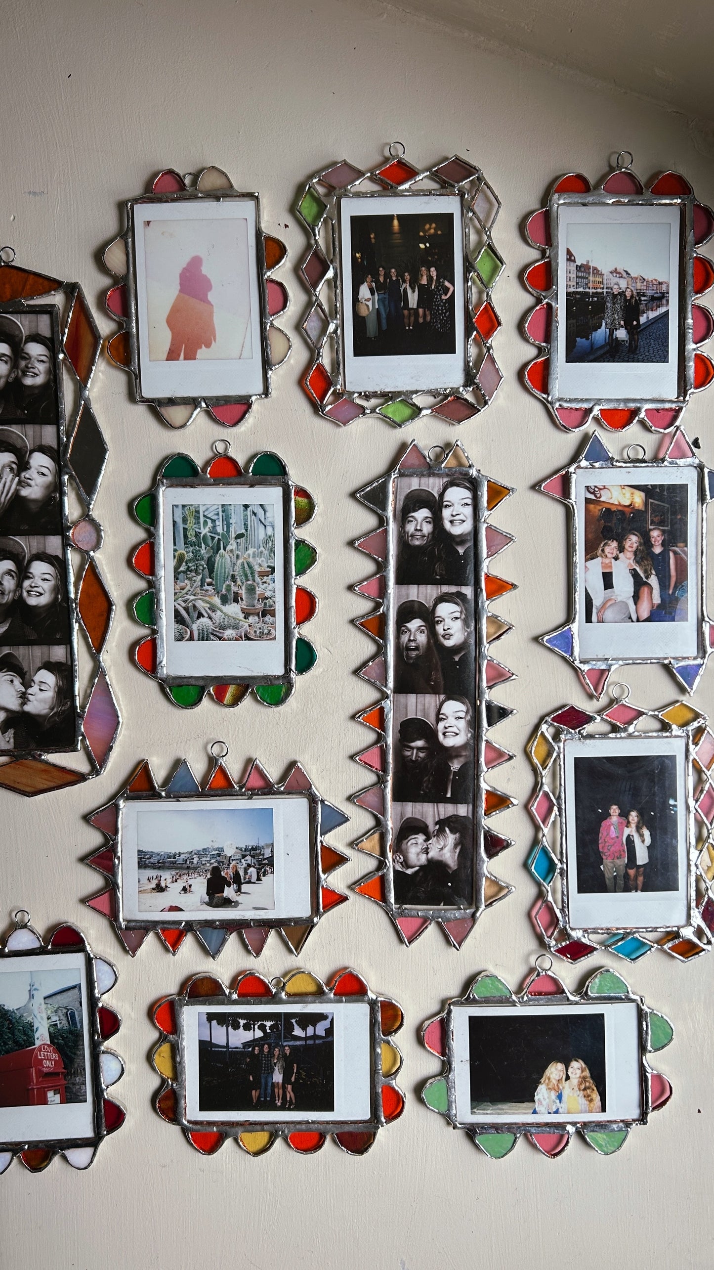 Scallop Polaroid Frame Yellow, Orange and Red