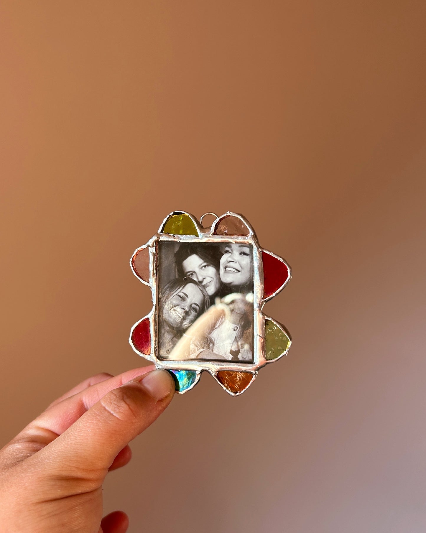 MINI Scallop Frame Green Red Pink Amber
