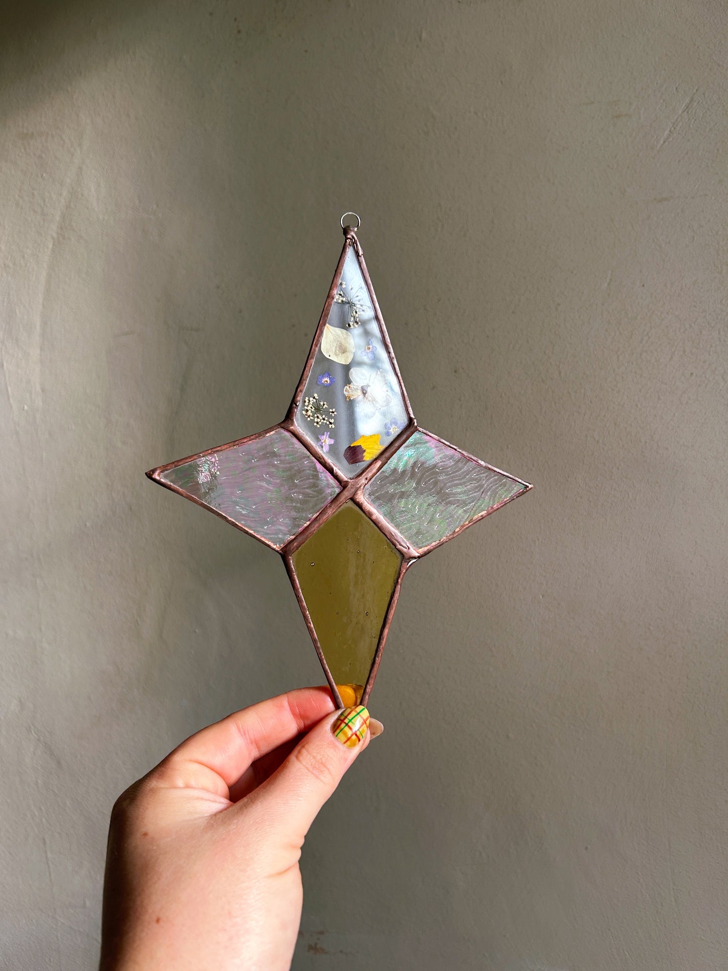 Winter Christmas Star with Pressed Flowers