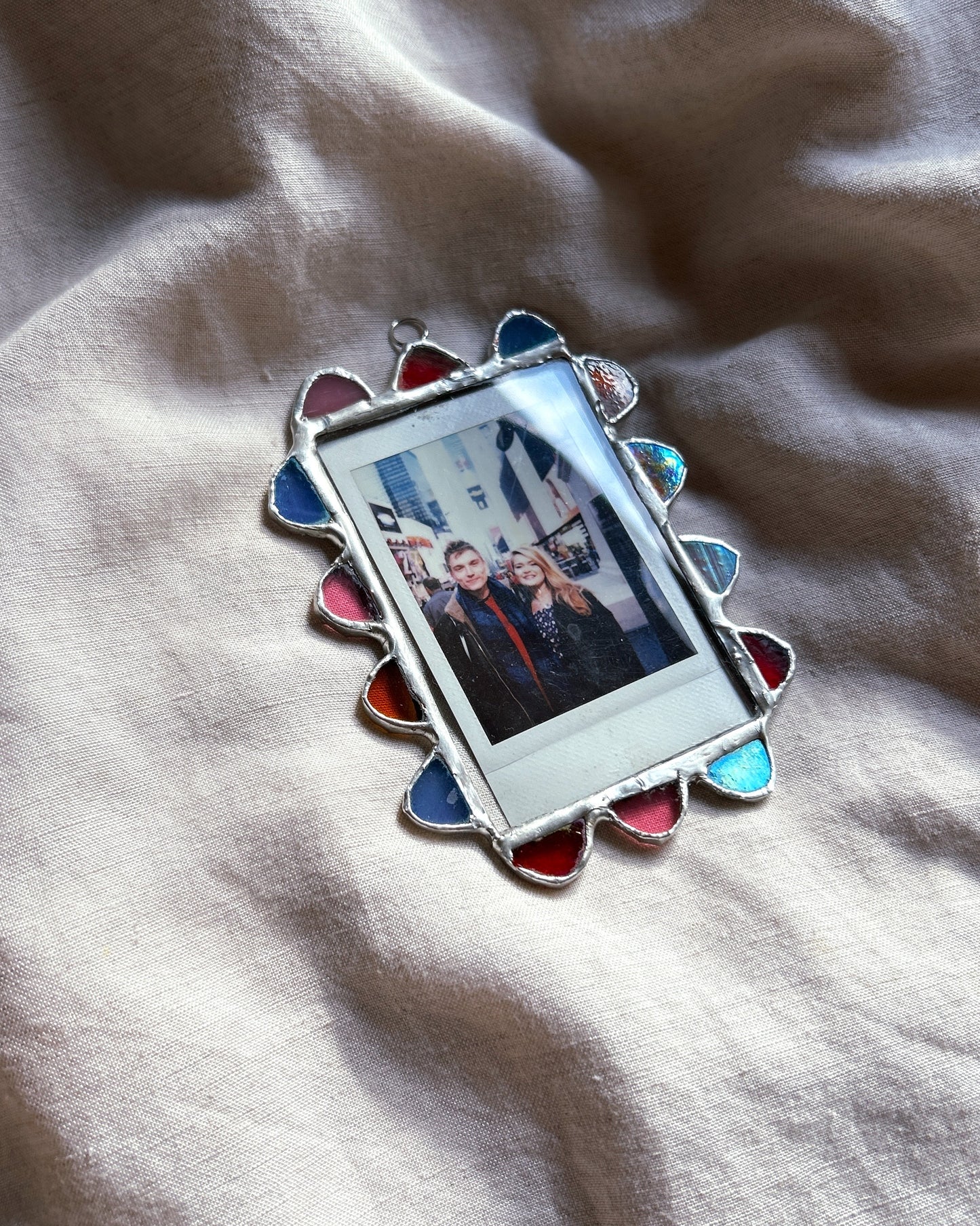 Scallop Polaroid Frame Blue Pink Red