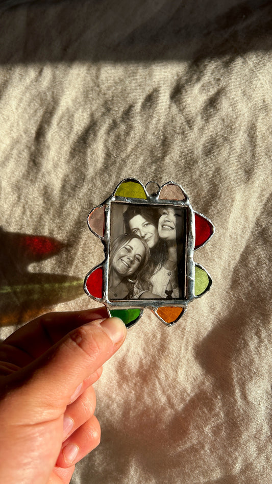 MINI Scallop Frame Green Red Pink Amber